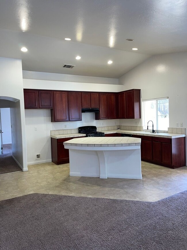 Building Photo - Beautiful 3 bed 2 bath Home in Rosedale!