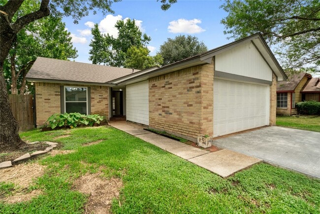 Building Photo - 11111 Drakeland Dr