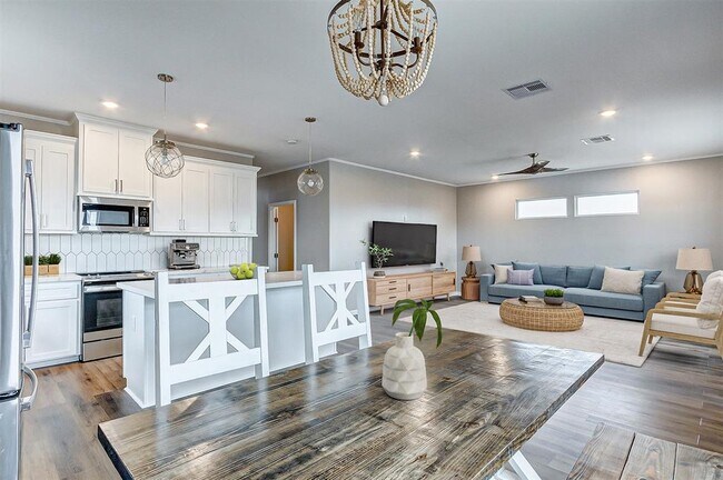 Foto del edificio - 1743 Bluewater Hwy