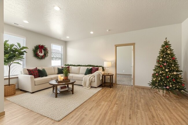 Building Photo - Thayer Cottages