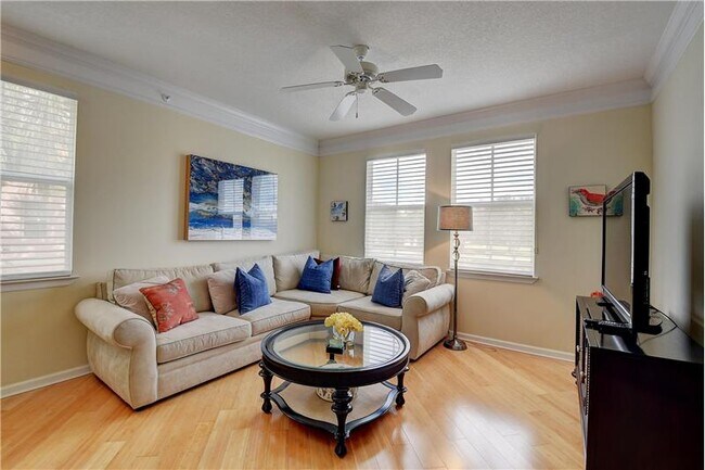 Foto del edificio - 2032 Alta Meadows Ln