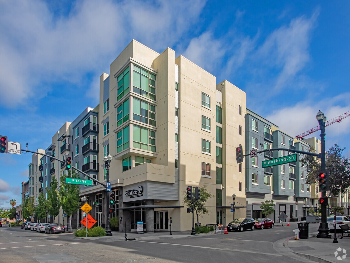 Foto del edificio - Solstice Apartments North