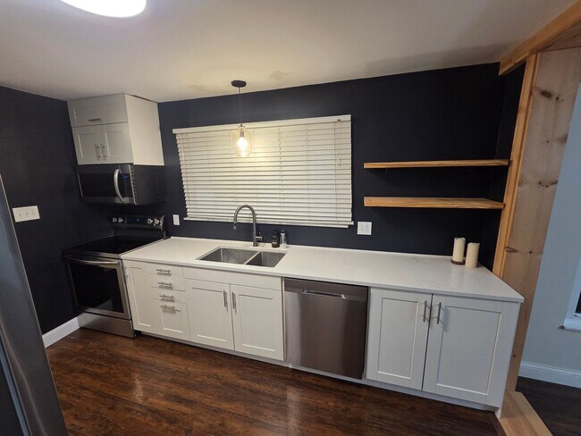 Foto del edificio - 4211 Sunbeam Ave