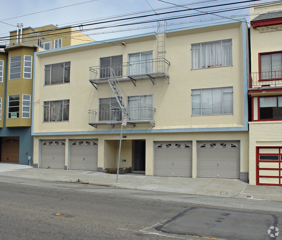 Primary Photo - 6112 California St