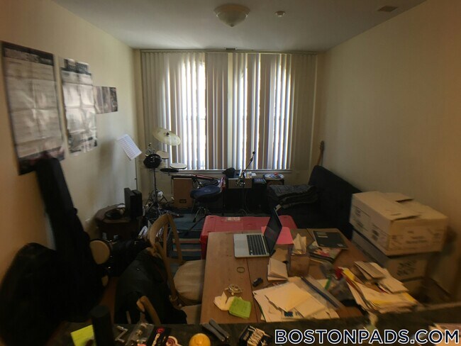 Foto del edificio - 90 Westland Ave