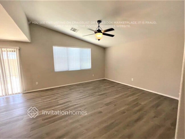 Foto del edificio - 1551 E Betsy Ln