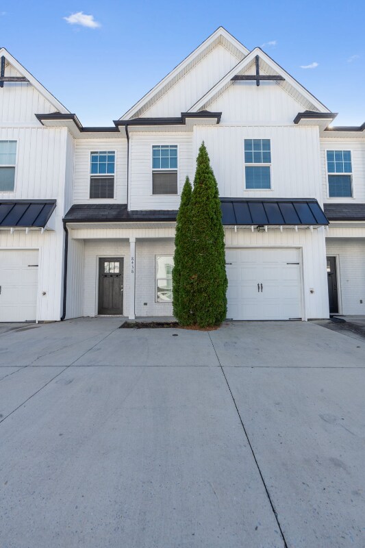 Foto del edificio - 8438 Brookmoor Ln