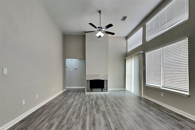 Building Photo - 24115 Scrivener Ln