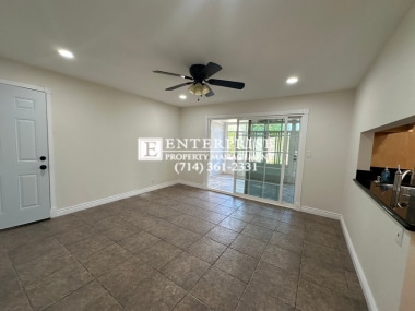 Building Photo - Stunning 5-Bedroom Home in Anaheim with Mo...