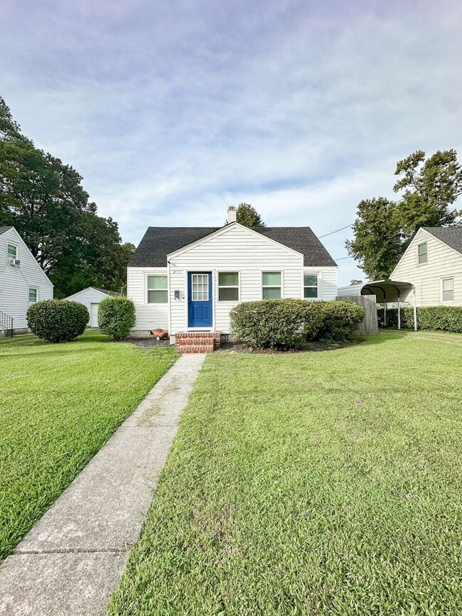 Building Photo - Remodeled 2 bed / 1 bath home