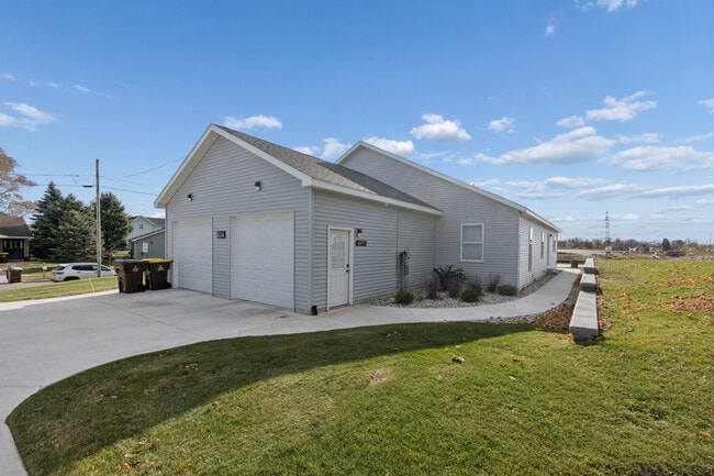 Building Photo - 504 W Prospect St