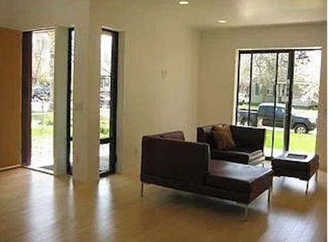 Foto del edificio - 2030 S Williams St