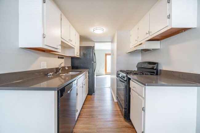 Building Photo - 106 Tarryton Ct E
