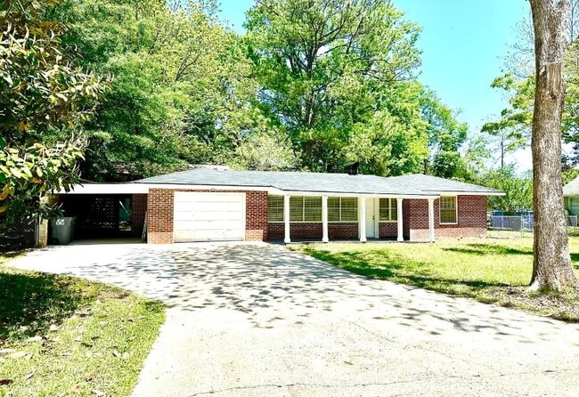 Foto del edificio - 508 Willow Dr
