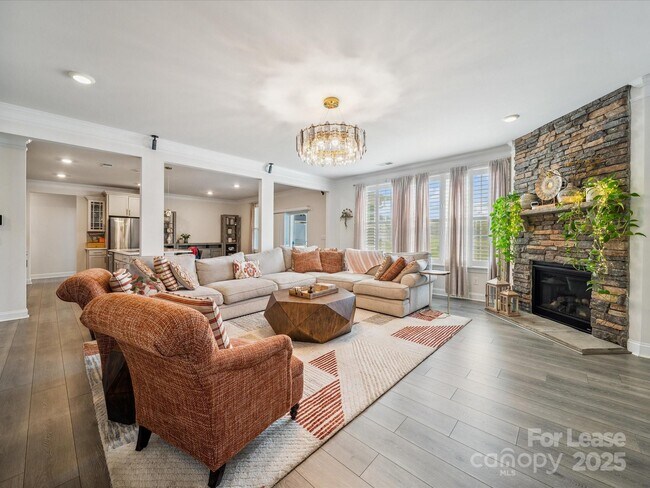 Foto del edificio - 6112 Willow Pin Ln