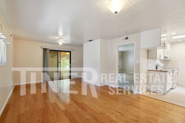 Building Photo - 3804 Dubac Way