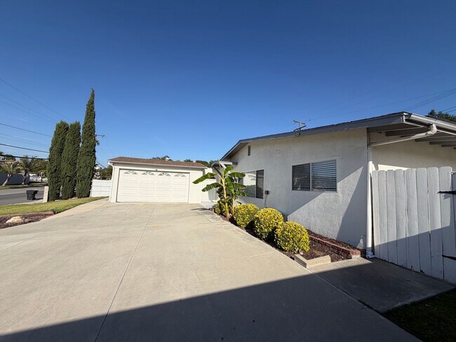 Foto del edificio - Beautiful 3 Bedroom Home in West Covina