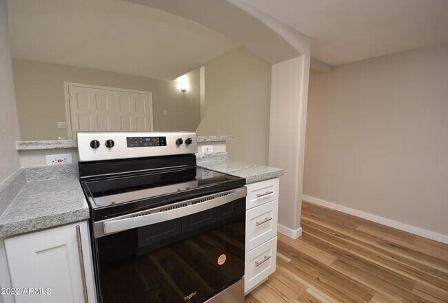 Building Photo - 8208 N 33rd Ln