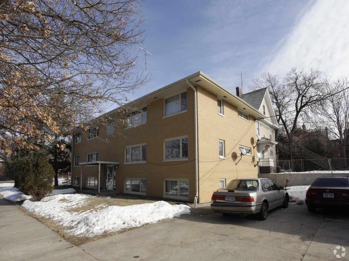 Primary Photo - 900 S 19th St
