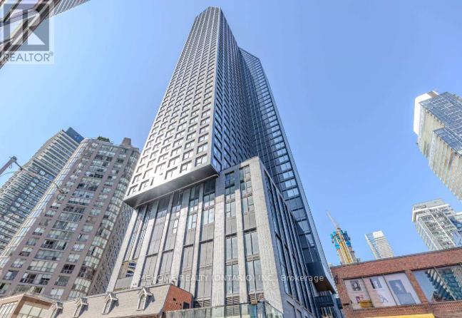 Photo principale - 8-4008 Wellesley St W