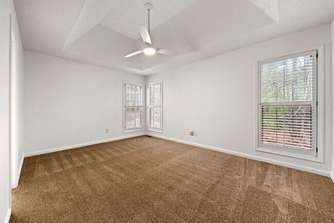 Foto del edificio - Live in Comfort & Style – 4BR Home with De...