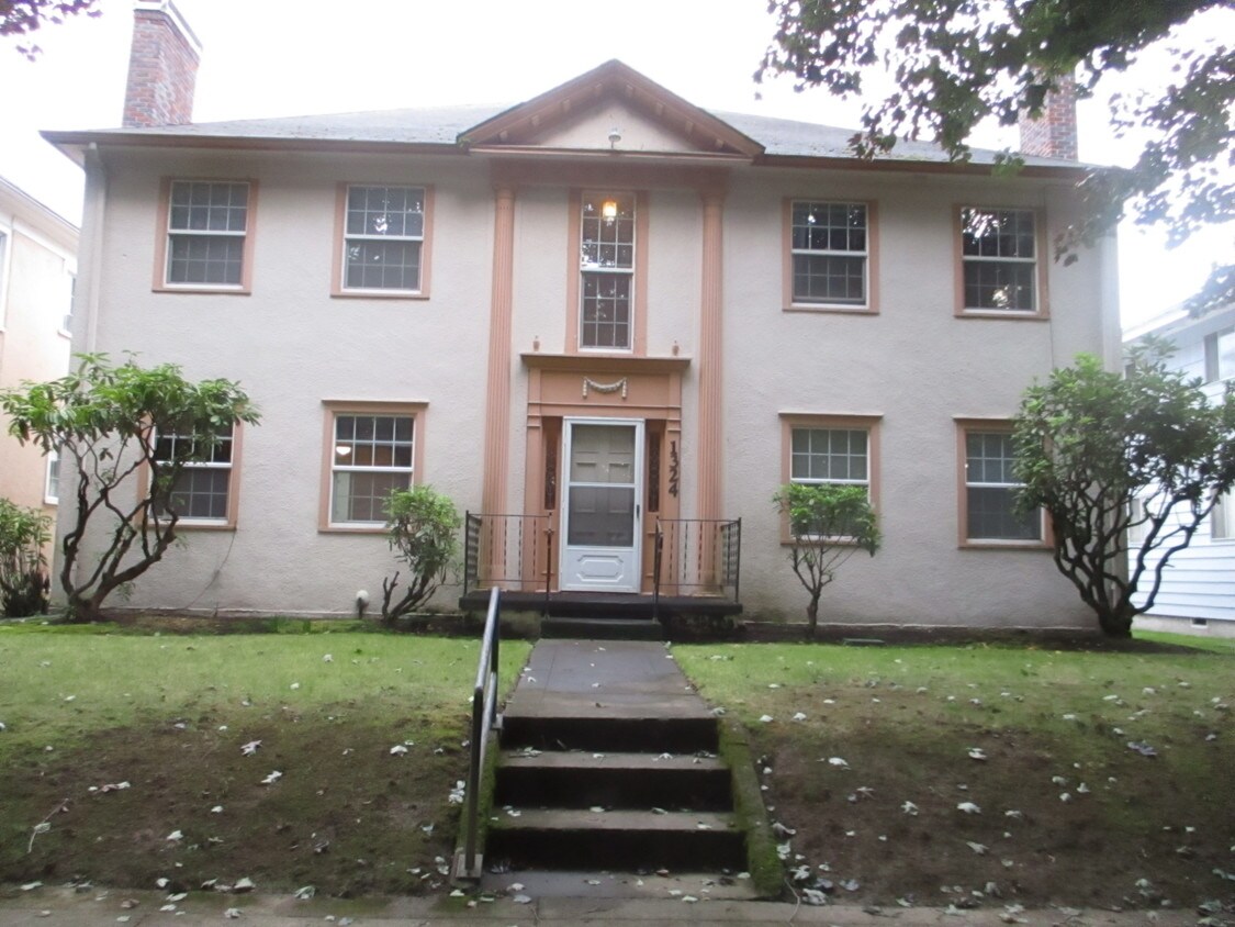 Primary Photo - 1324 21st Ave
