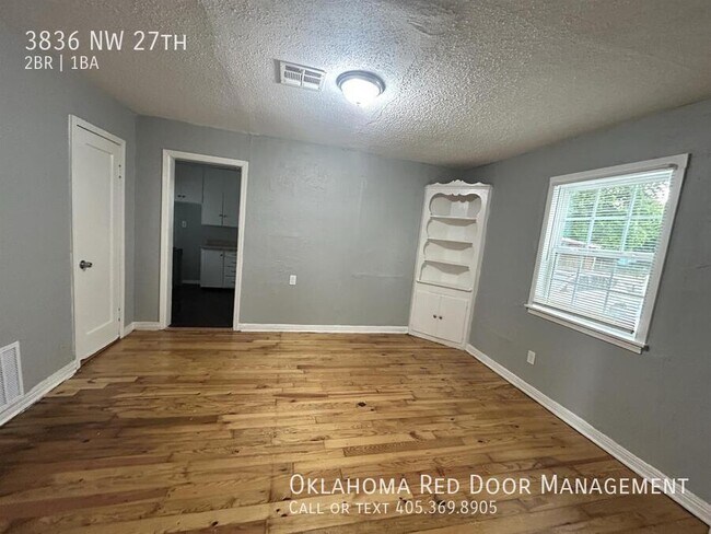 Foto del edificio - 3836 NW 27th-