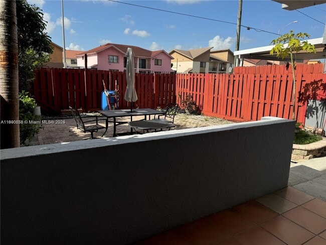 Building Photo - 1725 W 60th St