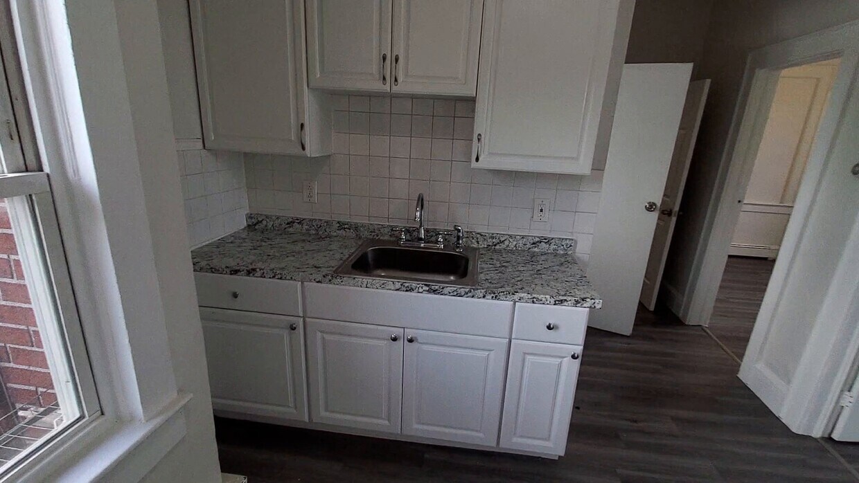 Foto del edificio - 1410 E St Georges Ave