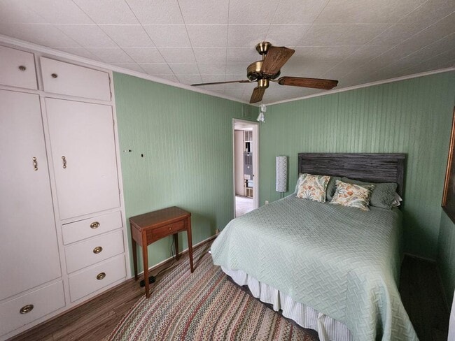 Building Photo - 956 Circle Dr