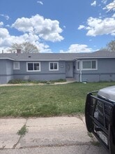 Building Photo - 1824 Crestview Dr