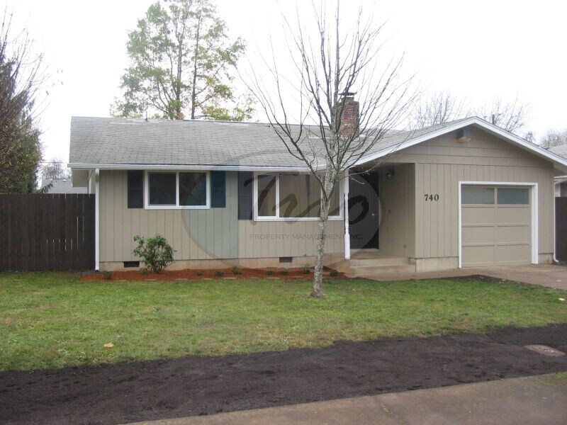 Primary Photo - 740 Cedar St
