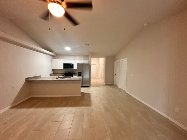 Foto del edificio - 1006 NE 15th Ln