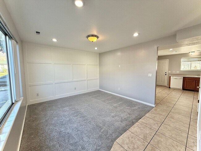 Foto del edificio - 3 Bedroom Layton Townhome Available Now