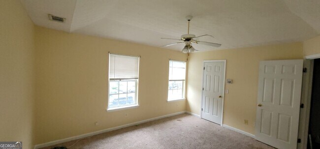 Foto del edificio - 6093 Camden Forrest Ct
