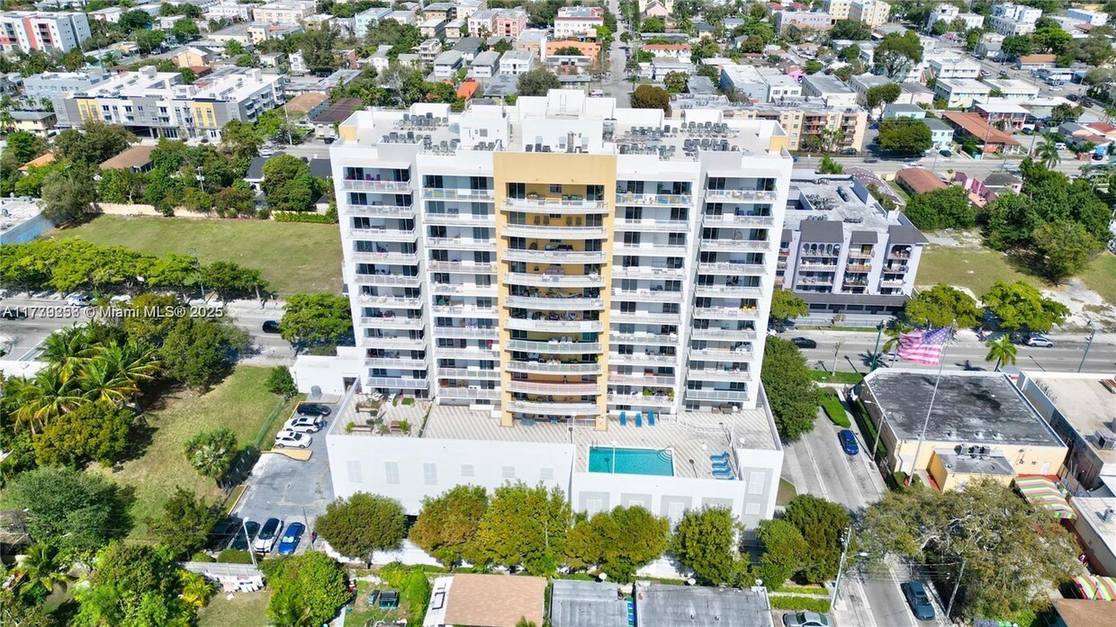 Primary Photo - 900 SW 8th St
