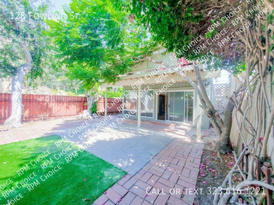 Rare to Find Rent Controlled Beach Propert... House Rental in Los