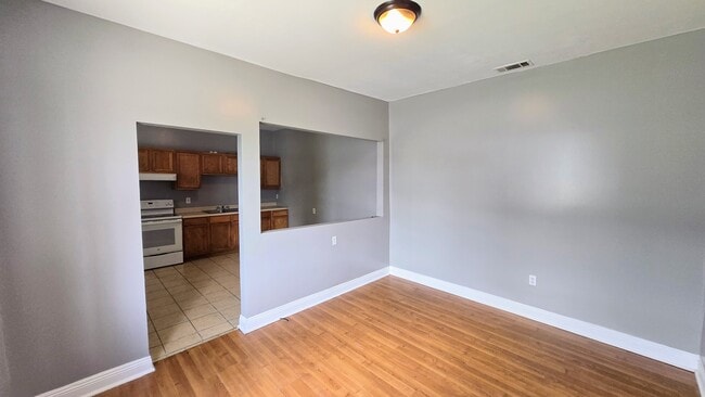 Building Photo - 2600 Annette St