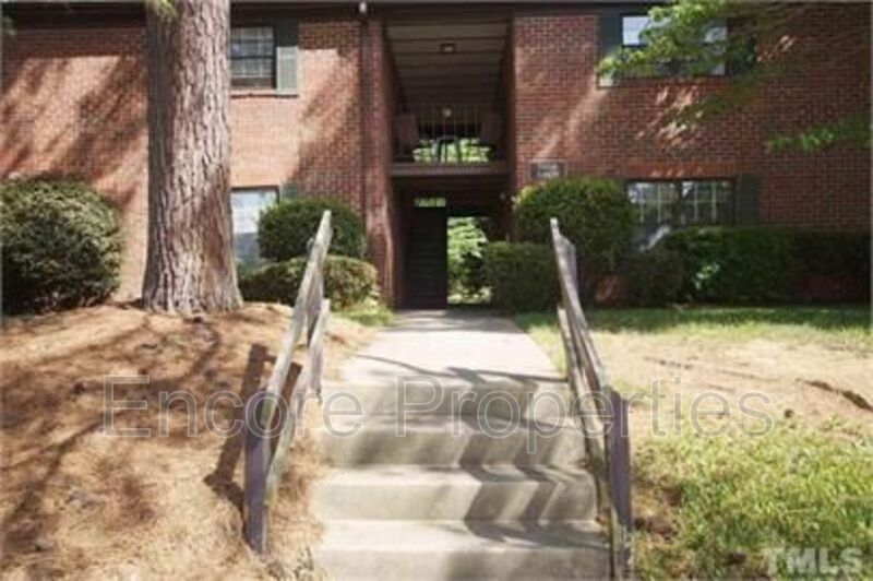 Primary Photo - 5808 Falls of Neuse Rd