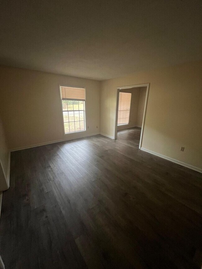 Foto del edificio - House for Rent in quite Neighborhood