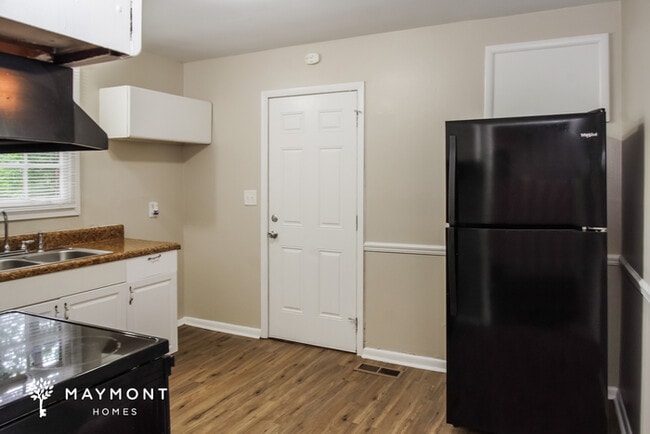 Foto del edificio - 3704 Lakewood Dr NW