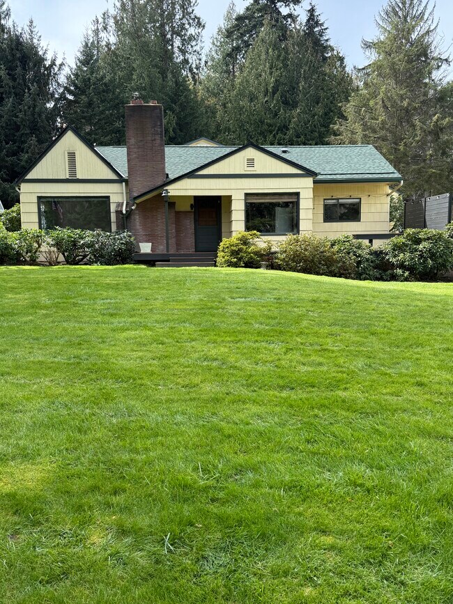 Foto del edificio - 6840 NE Wood Bay Ln