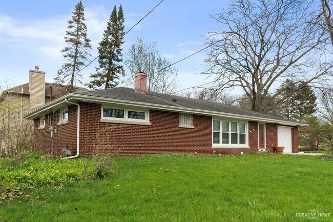 Foto del edificio - 800 Riedy Rd