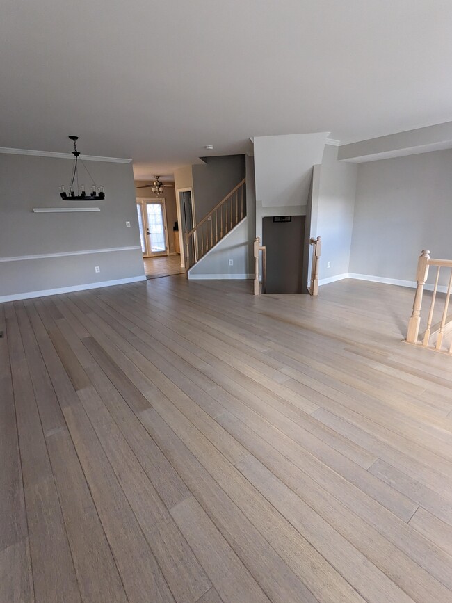 Living Room/Dining room - 5712 Clapham Rd