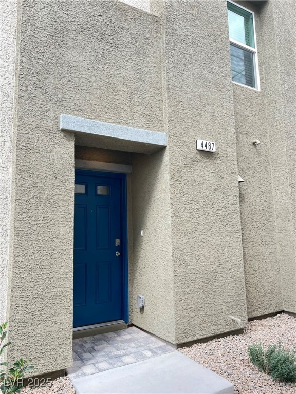Foto del edificio - 4487 Honey Hls Ave