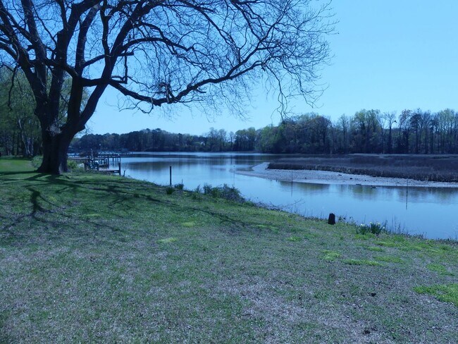 Building Photo - Water Front home on the Poquoson River wit...