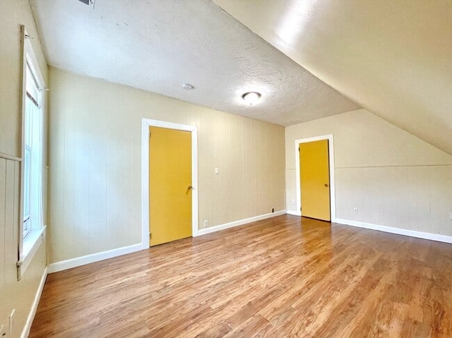 Building Photo - 89 Tuttle St