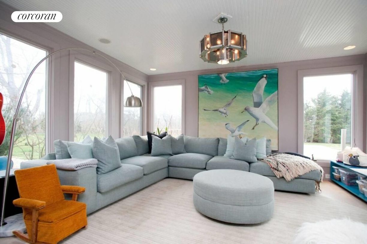 Foto del edificio - 2913 Montauk Hwy