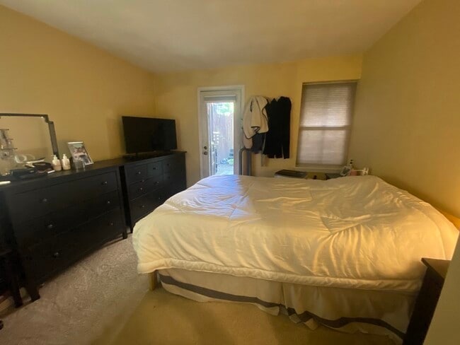 Foto del edificio - 100 E Brookline St