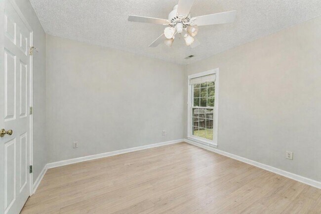 Foto del edificio - 4306 Wynborough Ln